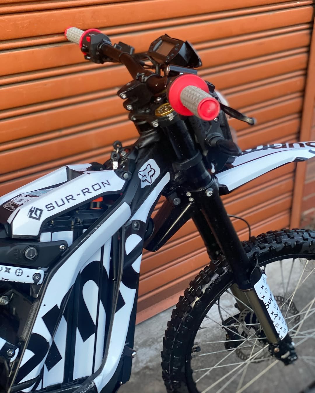 2021 Surron Light Bee X OFF ROAD ♠️⚪️ - Image 4